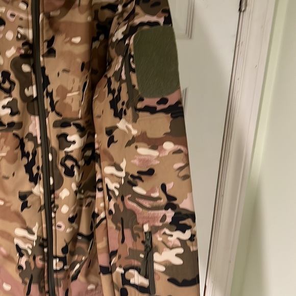 Multicam Tactical Jacket - Picture 2 of 3